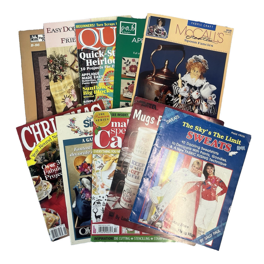 Vintage Set of 12 Craft Quilt Magazines Christmas Cross Stitch Leisure Arts Mugs